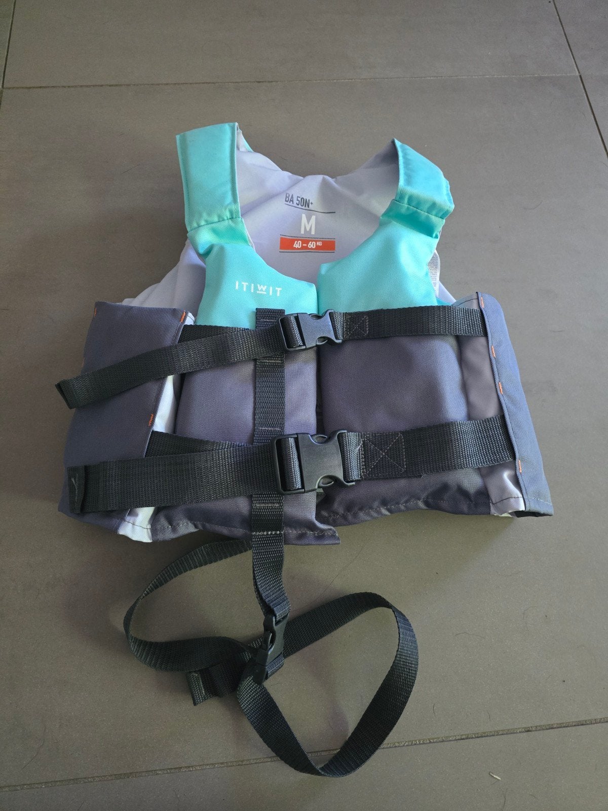 Kinder zwemvest 40-60 kg (maat M) - Zo goed als nieuw, Watersport en Boten, Watersportkleding, Ophalen, Zo goed als nieuw, Kind