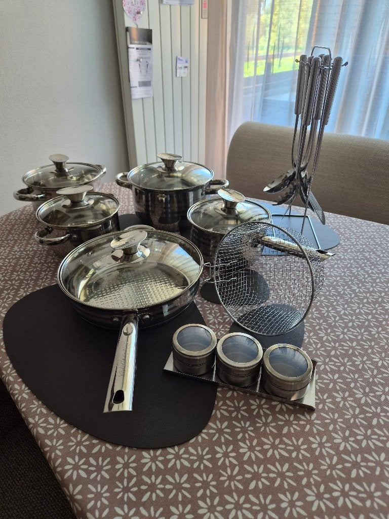 Pannenset met accessoires, Ophalen, Nieuw, Pannenset, Met handvatten