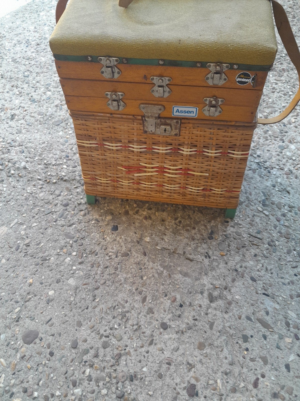 Te koop hele oude viskoffer, Ophalen of Verzenden