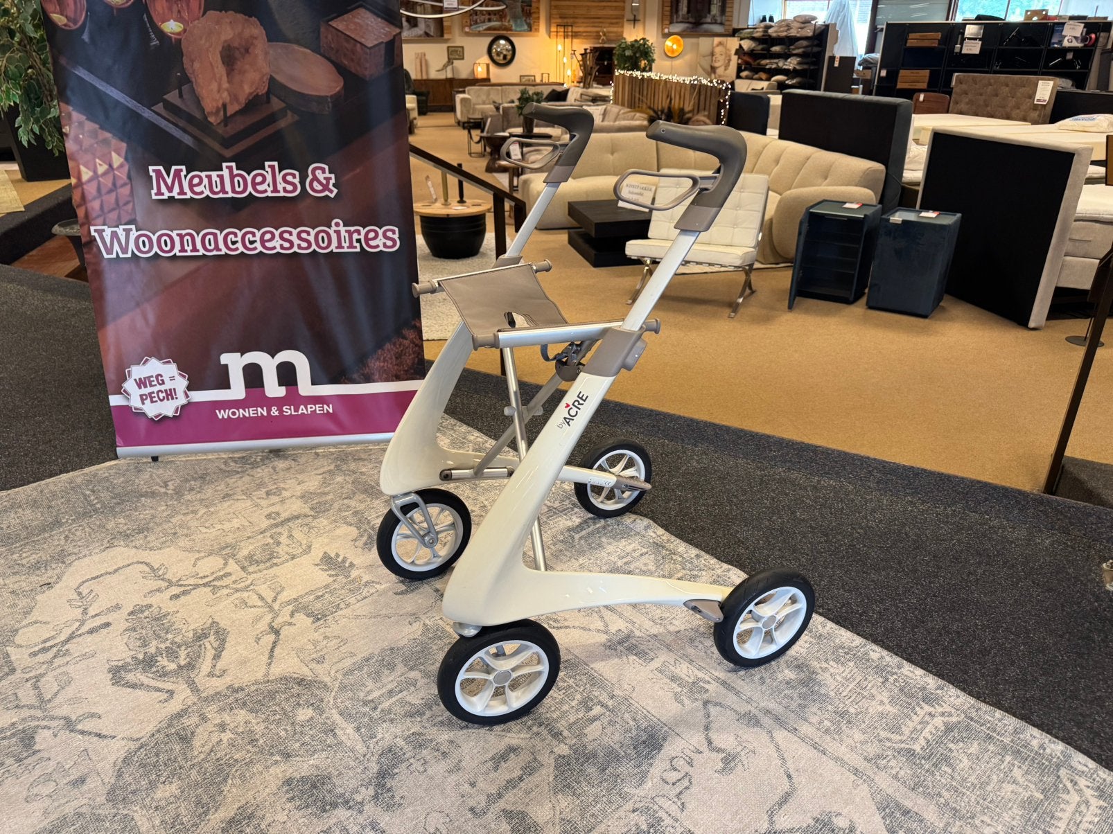 byACRE Carbon Ultralight Rollator – Slechts 4,8 kg €399,-, Diversen, Rollators, Ophalen, Zo goed als nieuw, Mwonenenslapen, Mwonenenslapen@ziggo.nl