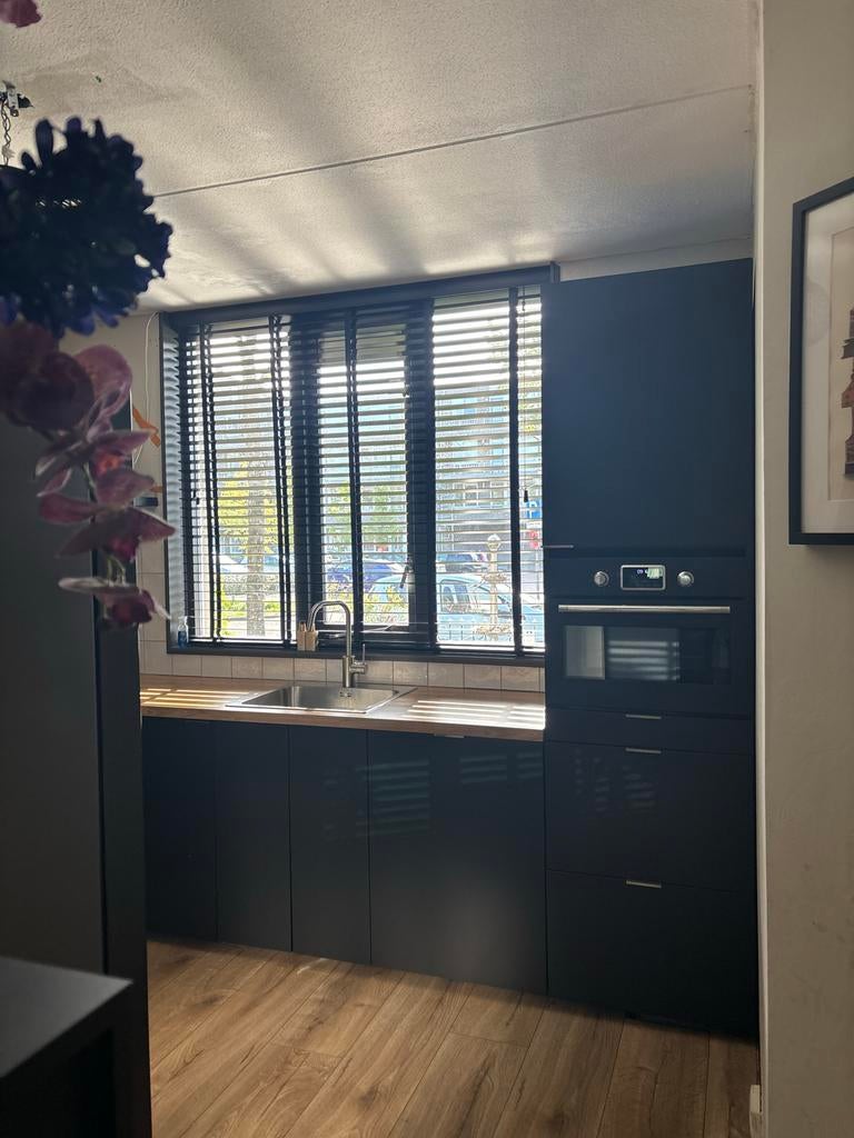 Moderne matzwarte IKEA Nickebo keuken (2 jaar oud), Ophalen, Zo goed als nieuw, Zwart, Hoekkeuken