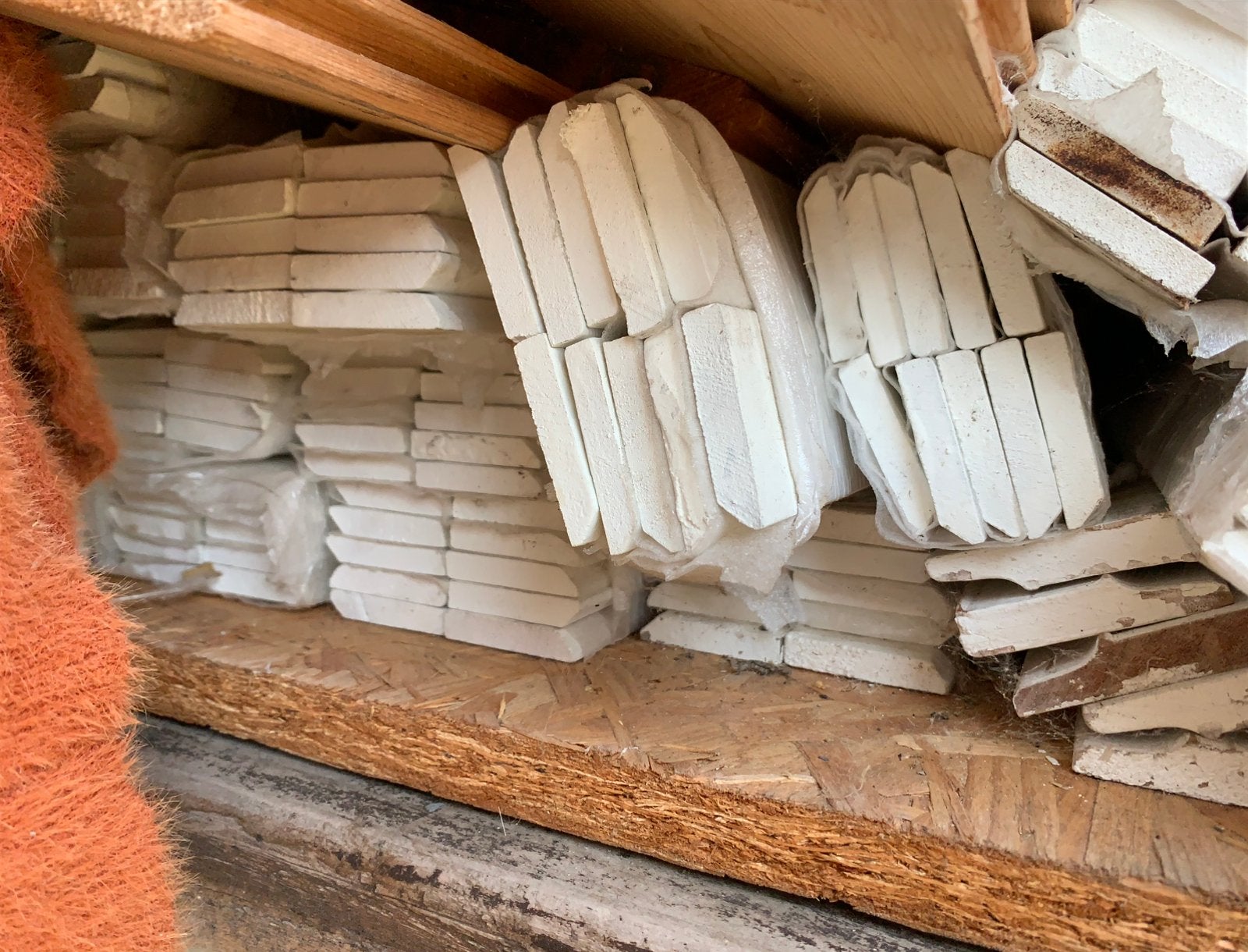 Grote partij plinten meranti!, Doe-het-zelf en Verbouw, Hout en Planken, Minder dan 25 mm, Ophalen of Verzenden, Zo goed als nieuw
