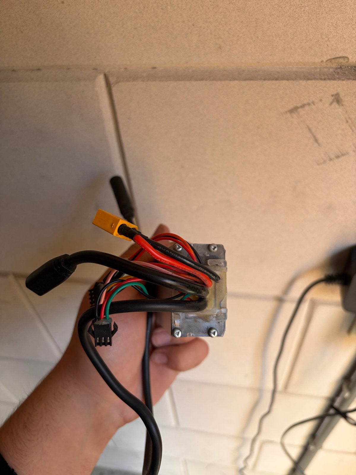 OuxiV8 3.0 motorvelg controller begrenzsd max25 achterzitje, Minder dan 47 cm, Ophalen, Zo goed als nieuw, Overige merken