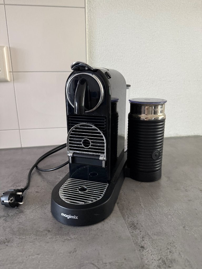 Nespresso Citiz&Milk koffiemachine zwart, Witgoed en Apparatuur, Ophalen, Gebruikt, Koffiemachine, Koffiepads en cups