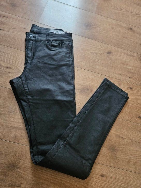 Zwarte gecoate broek Vero Moda - Maat L/34, Zwart, Maat 42/44 (L), Ophalen of Verzenden, Onbekend