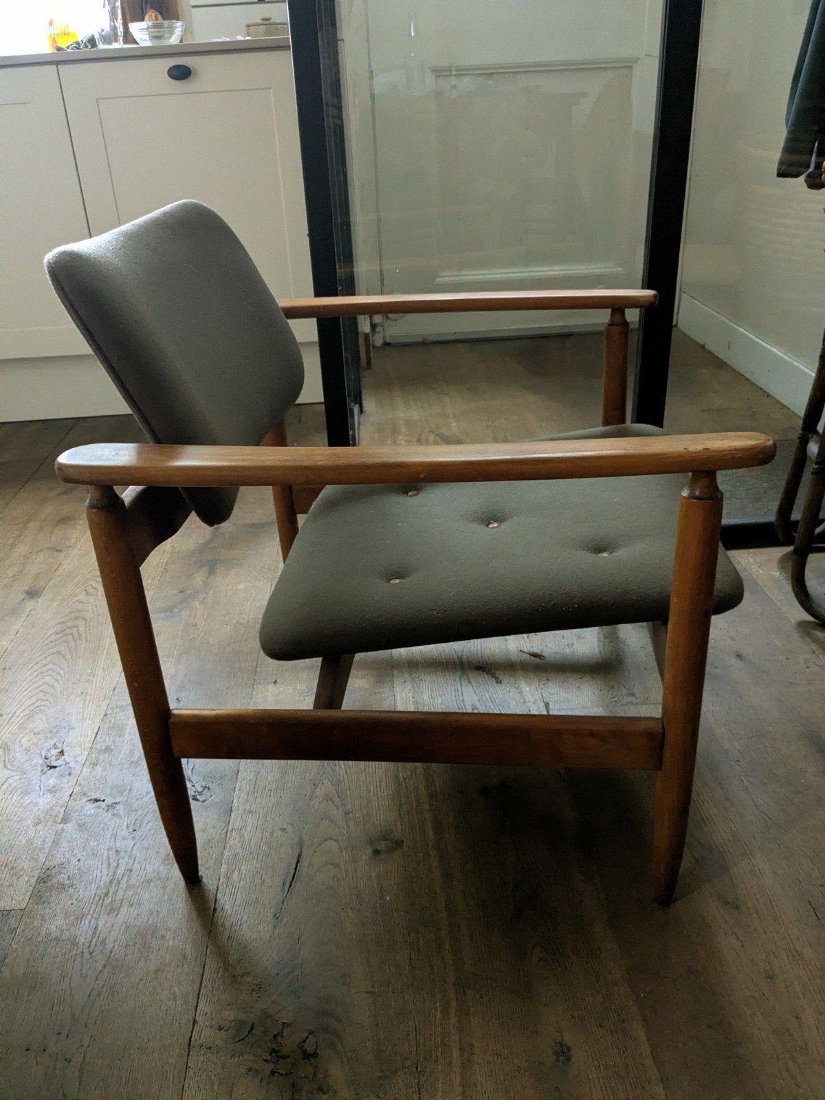 Vintage fauteuil met bijpassende hocker/voetenbankje, Huis en Inrichting, Ophalen, Gebruikt, Vintage, Deens, Scandinavisch, Minder dan 75 cm