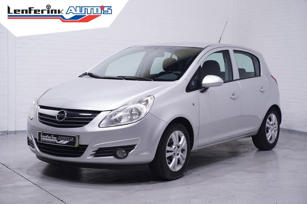 Opel Corsa 1.2-16V '111' Edition Airco Cruise Bluetooth LMV, Auto's, Opel, Voorwielaandrijving, Euro 5, Gebruikt, Zwart