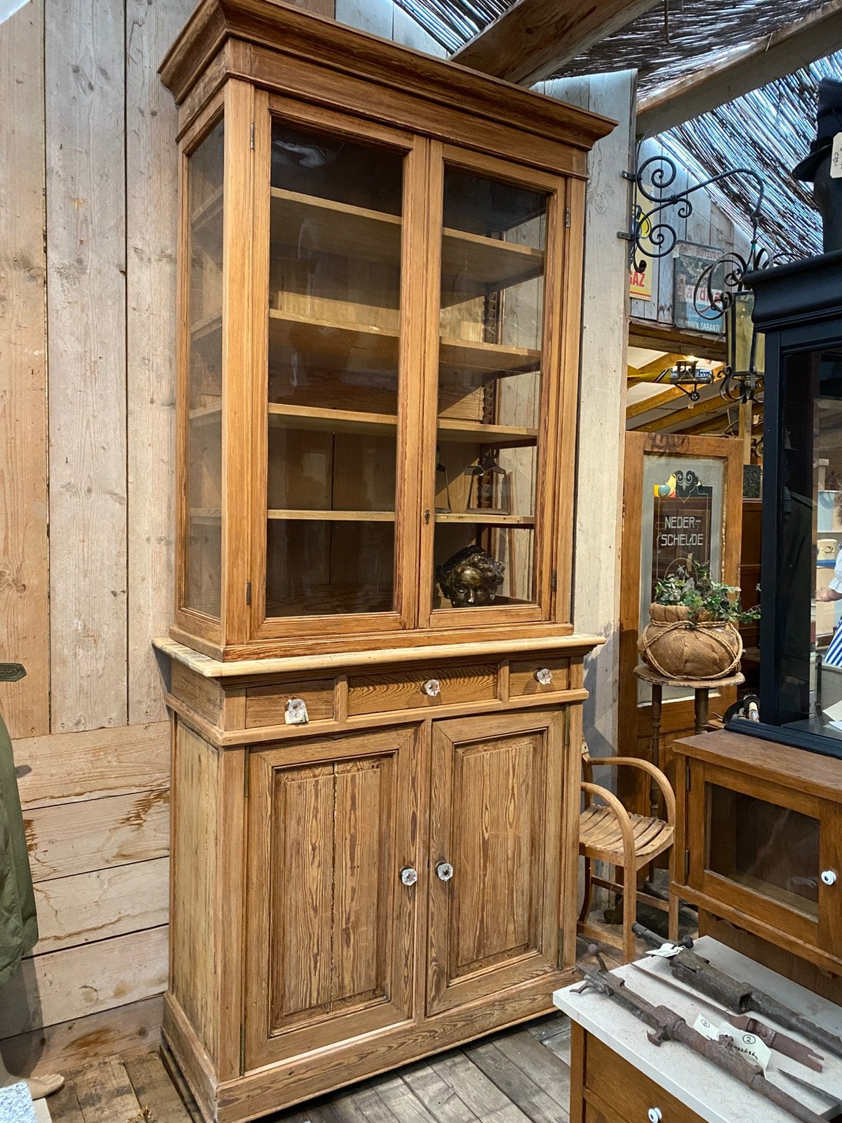 Hoge antieke Franse buffetkast kast, Ophalen