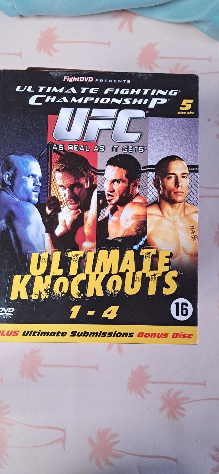 UFC Ultimate Knockouts 1-4 + Ultimate Submissions DVD Boxset, Vanaf 16 jaar, Ophalen of Verzenden, Spaans, Inclusief doosje