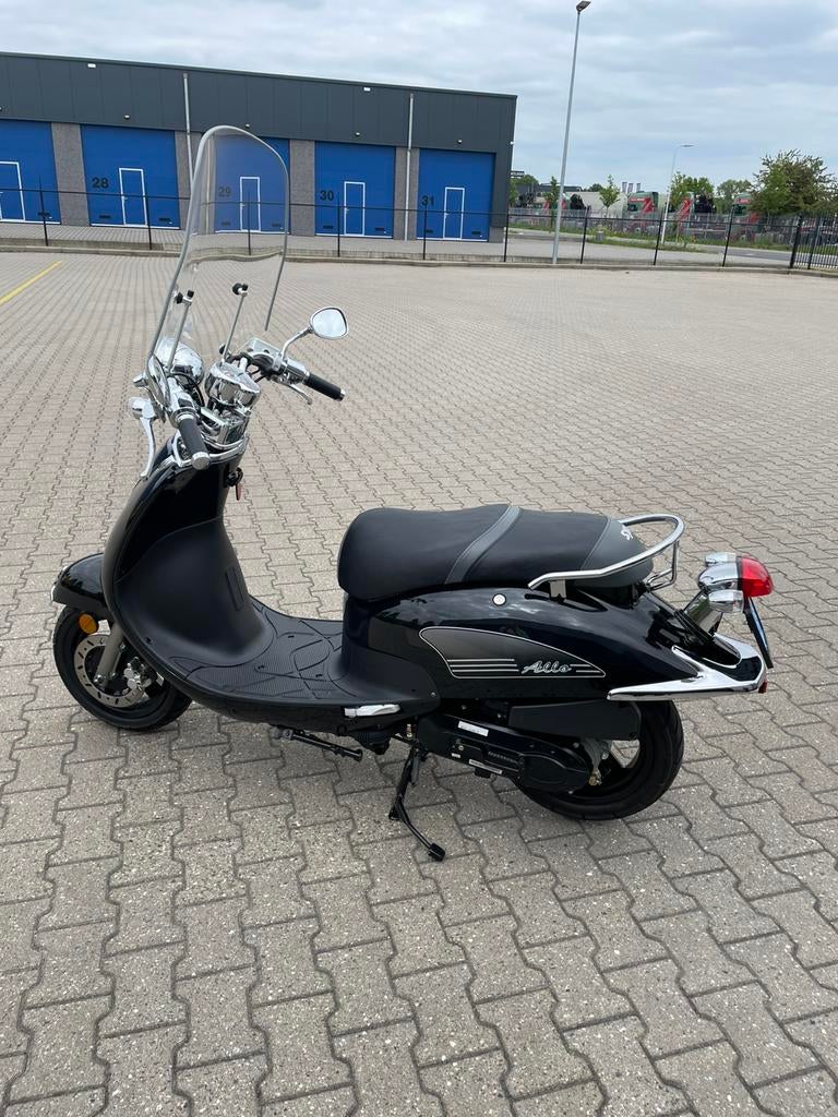 Sym Allo met 440 km op de teller, Ophalen, Allo, 49 cc, Zo goed als nieuw