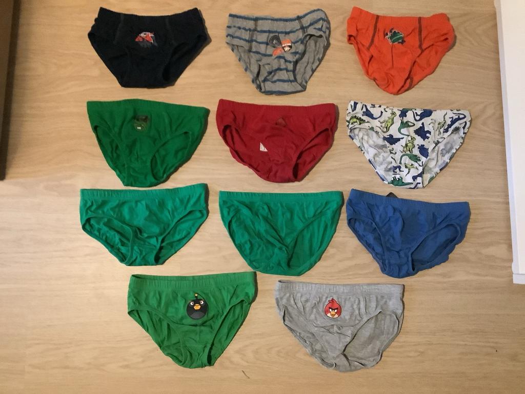 11 jongens onderbroeken als nieuw maat 110/116, Ophalen of Verzenden, Zo goed als nieuw, Jongen, Nacht- of Onderkleding