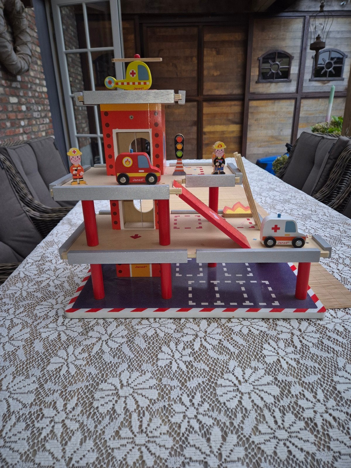 Janod Houten Brandweerkazerne met Accessoires, Ophalen of Verzenden