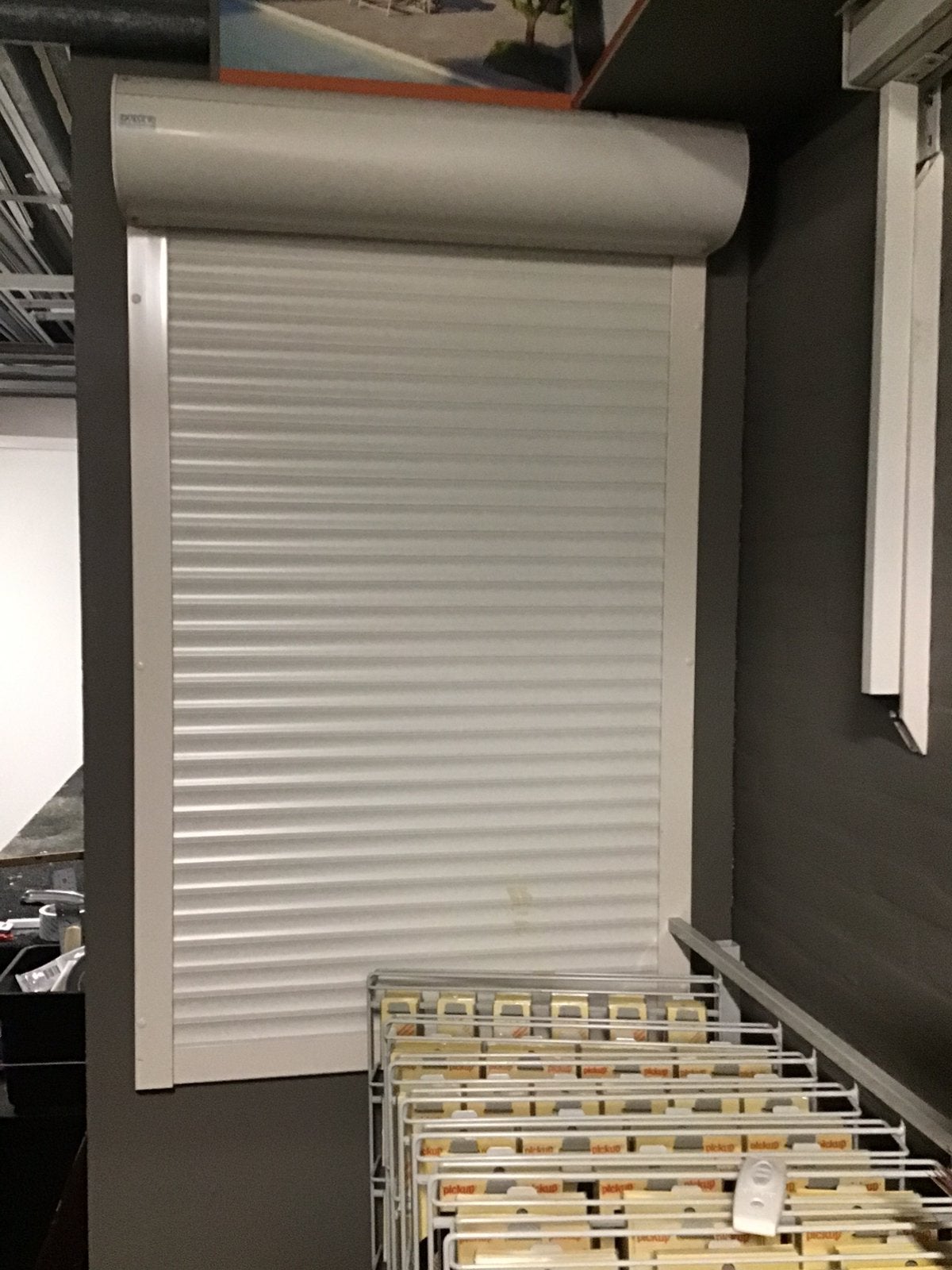 Showroom model rolluik B 85 x H 141 cm elektrisch, Gebruikt, Minder dan 100 cm, Ophalen of Verzenden, Elektrische bediening