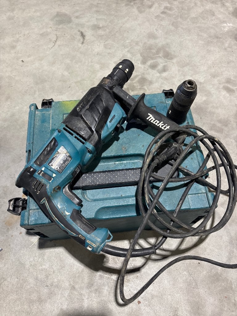 Boormachine makita HR2631FT 800Watt, Ophalen, Boor- en Schroefmachine, Variabele snelheid, Gebruikt