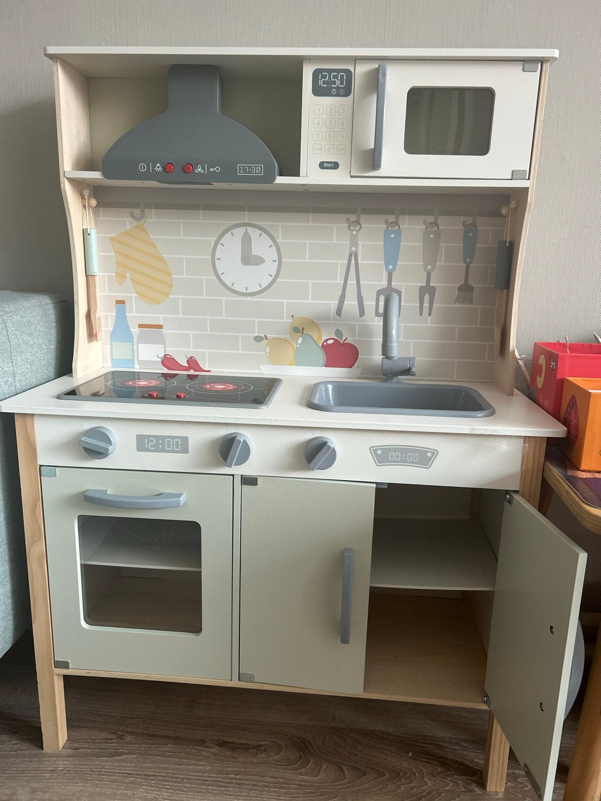Houten speelkeuken met accessoires en speelgoedeten, Ophalen, Zo goed als nieuw, Jongen of Meisje