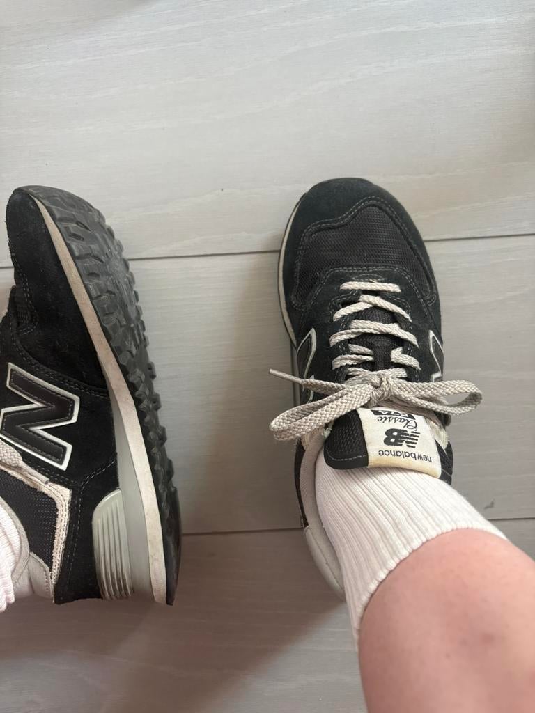 New balance 574 classic black and gray maat 38, Kleding | Dames, Ophalen, Zwart, Sneakers of Gympen, Gedragen