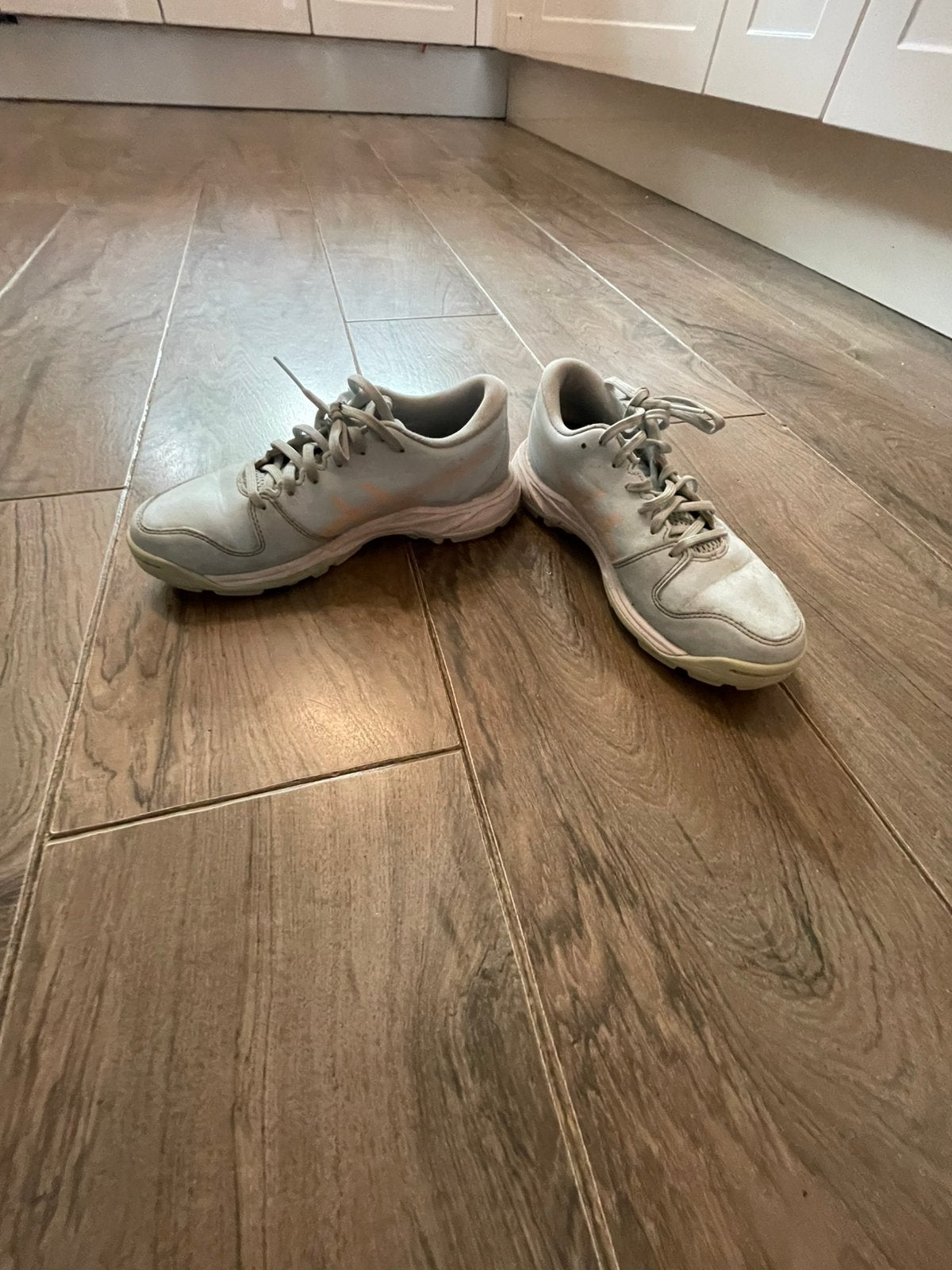 Asics hockeyschoenen Mt. 35,5, Ophalen of Verzenden, Gebruikt, Schoenen