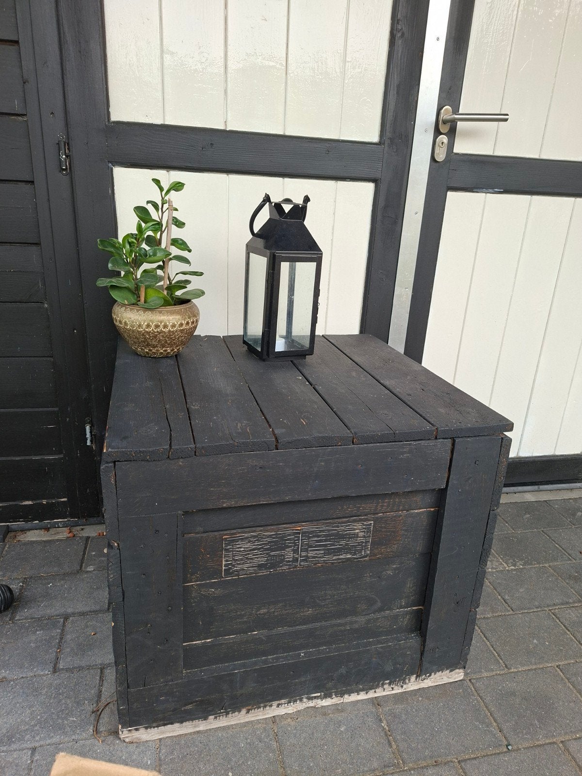 Houten Kist/Hocker, geïsoleerd zwart, Ophalen, Gebruikt