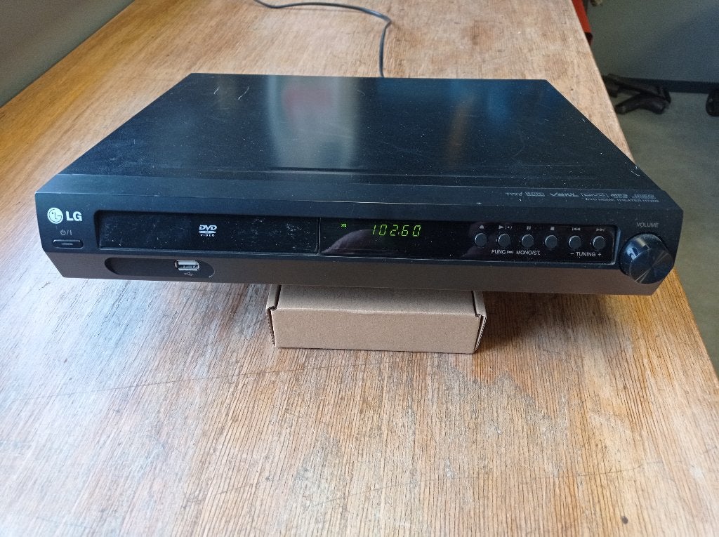 LG DVD Home theater HT202 met FM radio., Overige merken, Gebruikt, Ophalen of Verzenden, 120 watt of meer