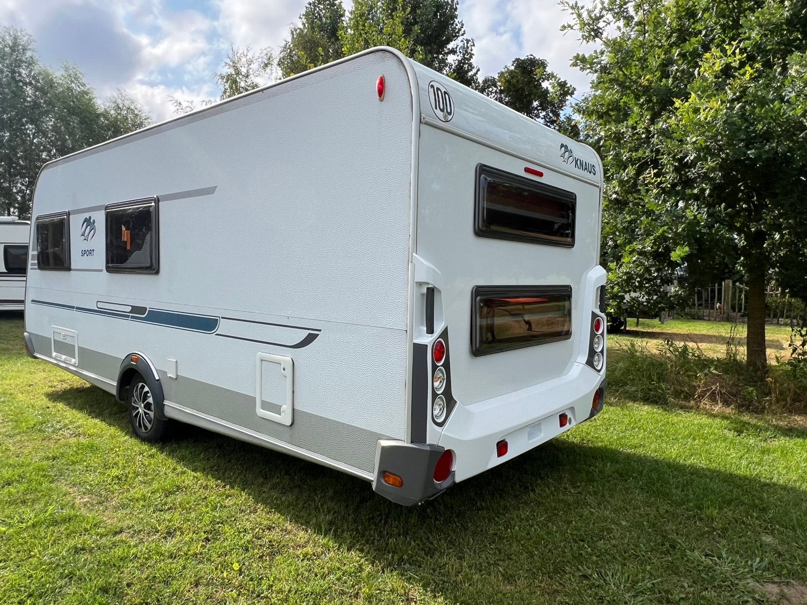 Knaus 500 QDK 3x Stapelbed | 2008 | Luifel | Fietsendrager, Stapelbed, Rondzit, Bedrijf, Meer dan 6