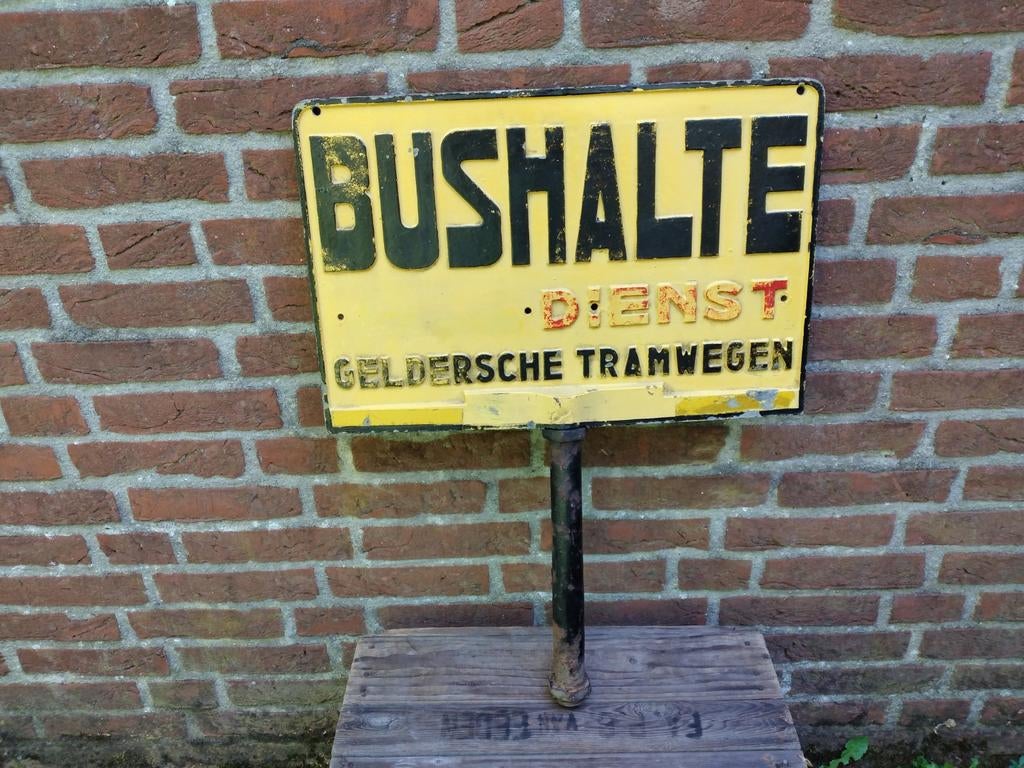 Oud bushaltebord bushalte dienst geldersche tramwegen, Ophalen of Verzenden, Gebruikt, Tram, Overige typen