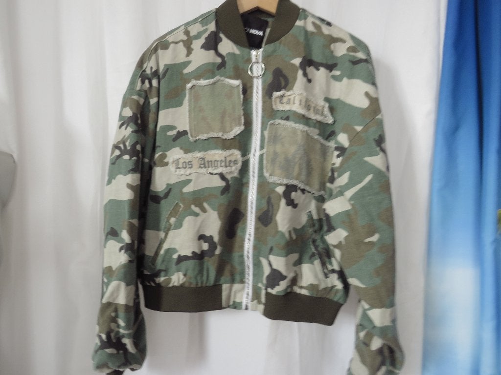 nieuwe groene camouflage jas mt S Fashion Nova, Nieuw, Ophalen of Verzenden, Fashion Nova, Maat 36 (S)