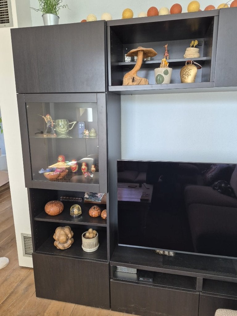 Foto 8 van IKEA BESTÅ tv-wand / vitrinekast – zwartbruin