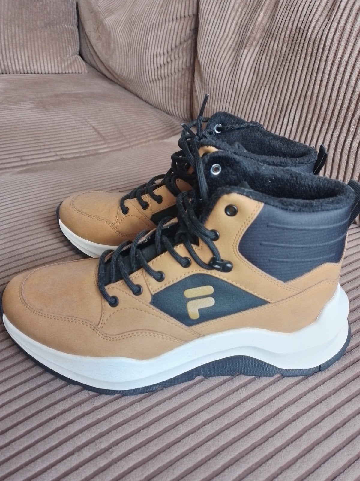 Fila hoge sneakers/boots - Bruin/Zwart/Wit Niet gebruiker, Ophalen of Verzenden, Zo goed als nieuw, Bruin
