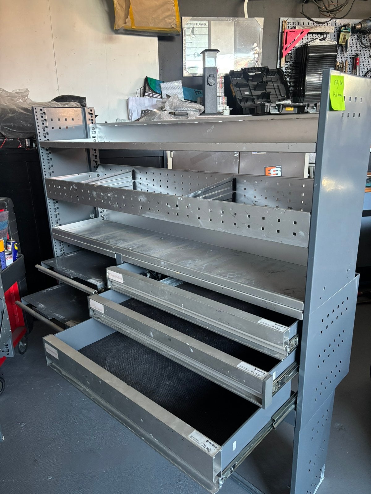 Wurth bedrijfswageninrichting, Ophalen