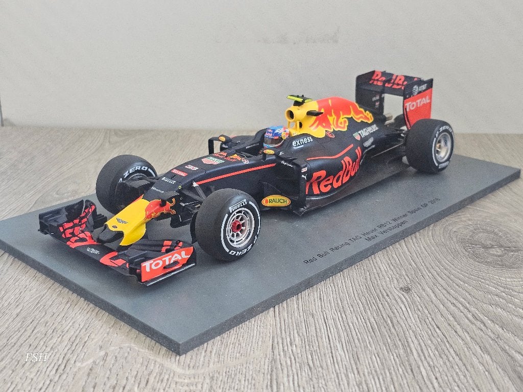 RB12, Max Verstappen # 33, Winner GP Spain 2016. SPARK, Ophalen of Verzenden, Zo goed als nieuw, Auto, Overige merken