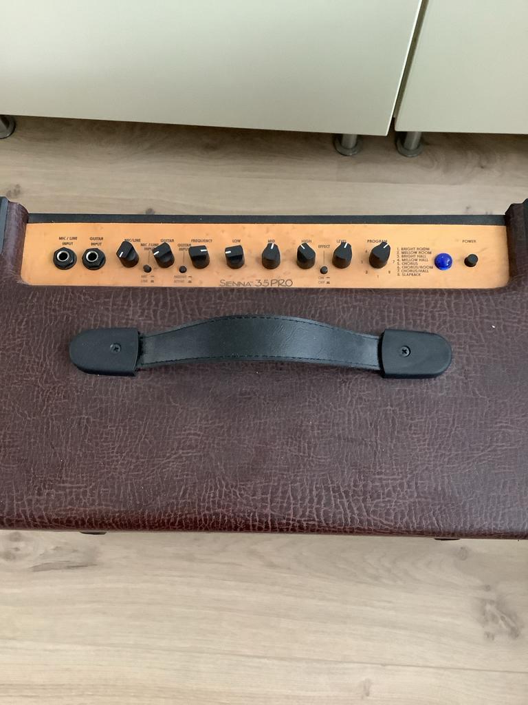 Kustom Sienna 35PRO akoestische gitaarversterker, Ophalen, Gebruikt, Gitaar, Minder dan 50 watt