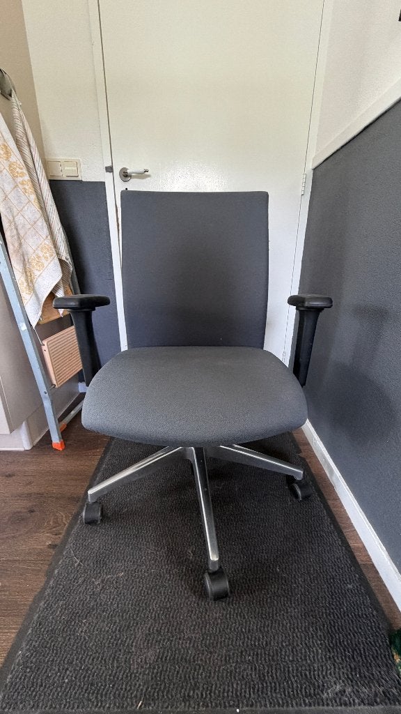 Interstuhl ergonomische bureaustoel, Huis en Inrichting, Ophalen, Zo goed als nieuw, Grijs, Bureaustoel