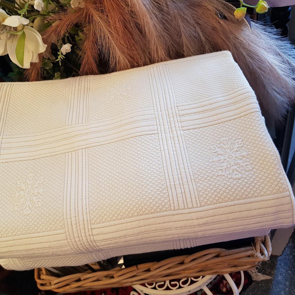 2X Vintage Bed Sprei=Deken 160x200cm dubbelzijdig per st €20, Huis en Inrichting, Ophalen of Verzenden, Zo goed als nieuw, Overige kleuren
