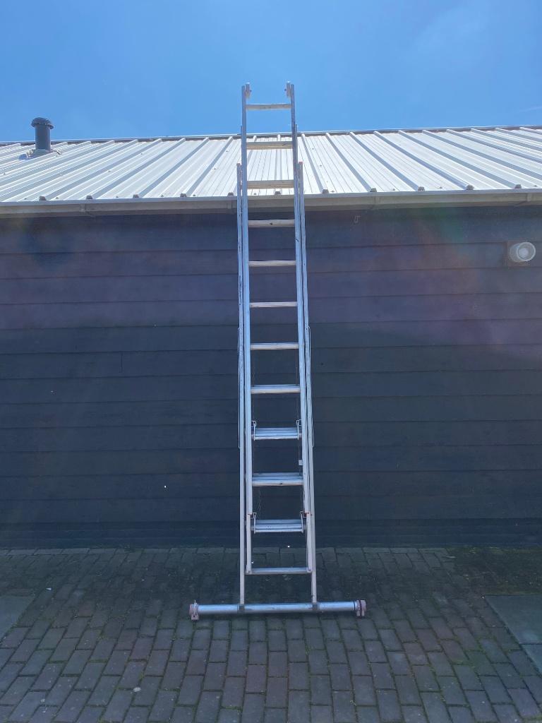 Altrex 3 delige aluminium ladder, Doe-het-zelf en Verbouw, Ladders en Trappen, Ophalen, Gebruikt, Ladder, 4 meter of meer