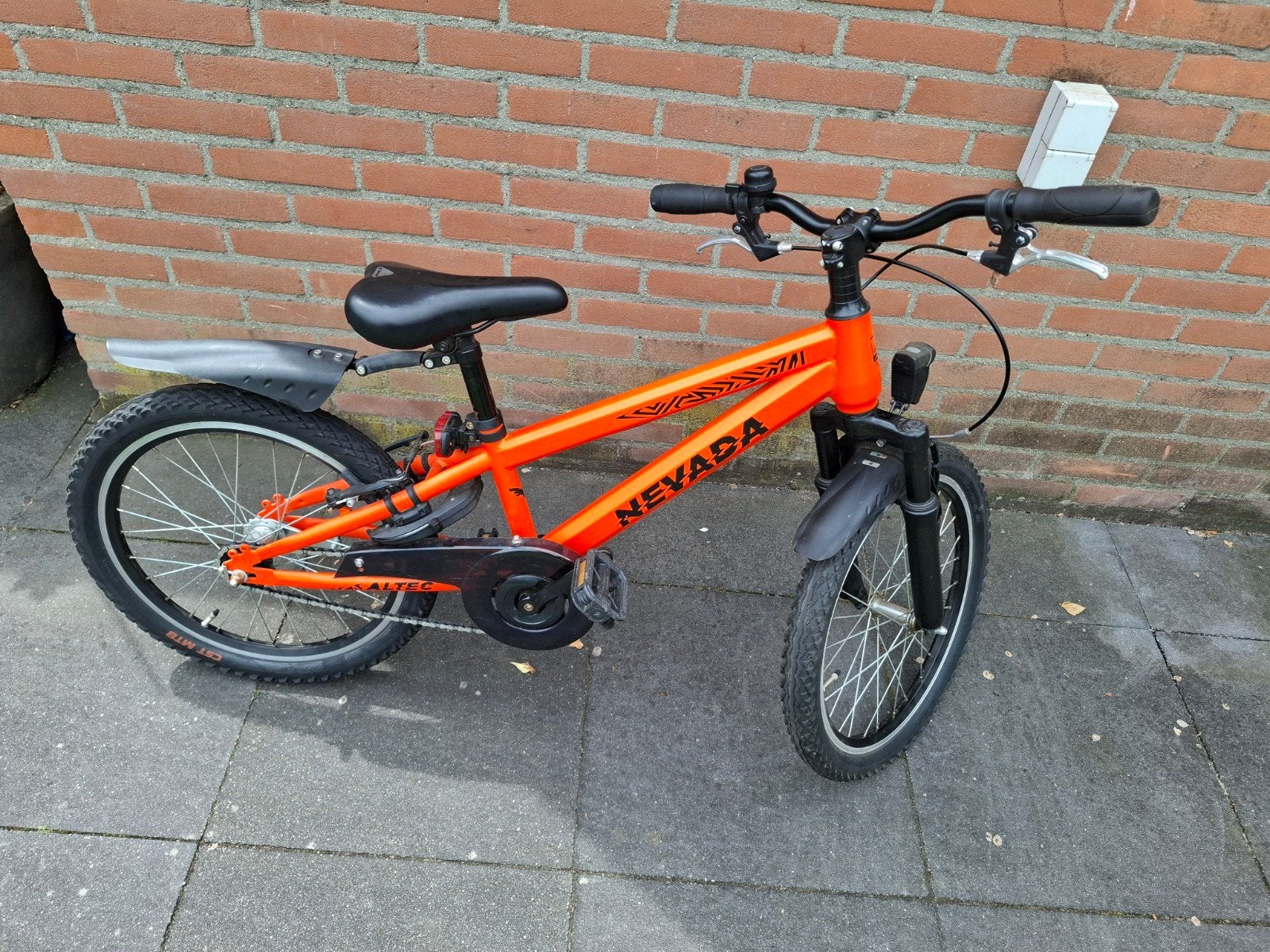 Altec Nevada kinderfiets/mountainbike 20 inch oranje, Ophalen, Zo goed als nieuw, Terugtraprem, Altec Nevada