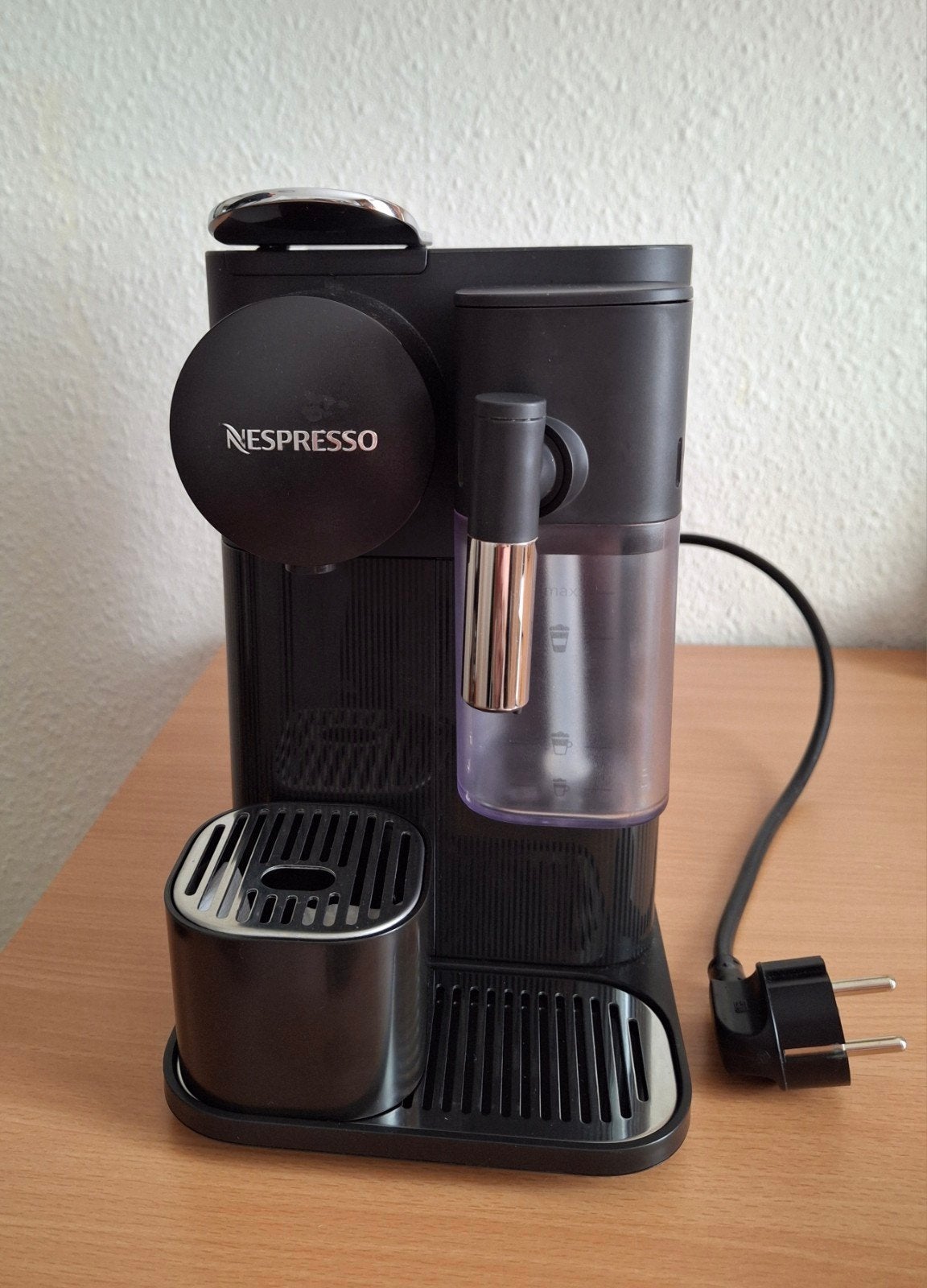 Nespresso Lattissima One - moet nagekeken worden, Ophalen, Koffiemachine, 1 kopje, Niet werkend