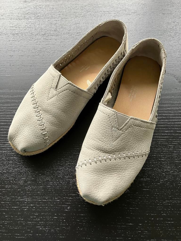 Toms Espadrilles lichtgrijs maat 37 - Nieuwstaat, Ophalen of Verzenden, Zo goed als nieuw, Grijs, Espadrilles of Moccasins