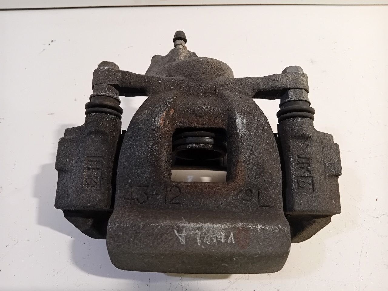 Remklauw links achter Toyota Prius, Onderdelen@venauto.nl, Van der Ven Autorecycling B.V., Gebruikt, Ettenseweg 76, 4706 PB Roosendaal, The Netherlands