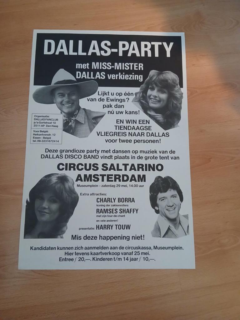 Oude poster van Mister Dallas verkiezing, Verzamelen, Ophalen of Verzenden, 1980 tot heden, Tijdschrift