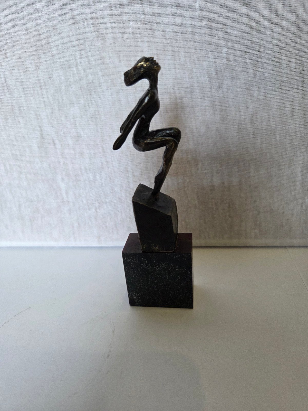 Bronzen Beeldje Vrouw - Gesigneerd CAN - Corry Ammerlaan Sti, Antiek en Kunst, Ophalen of Verzenden, Brons