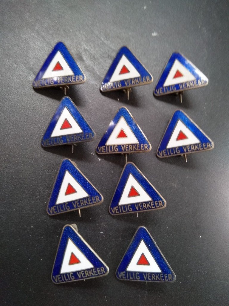 Set vintage veilig verkeer speldjes  (jaren 60–80), Verzenden, Gebruikt, Overige onderwerpen, Speldje of Pin