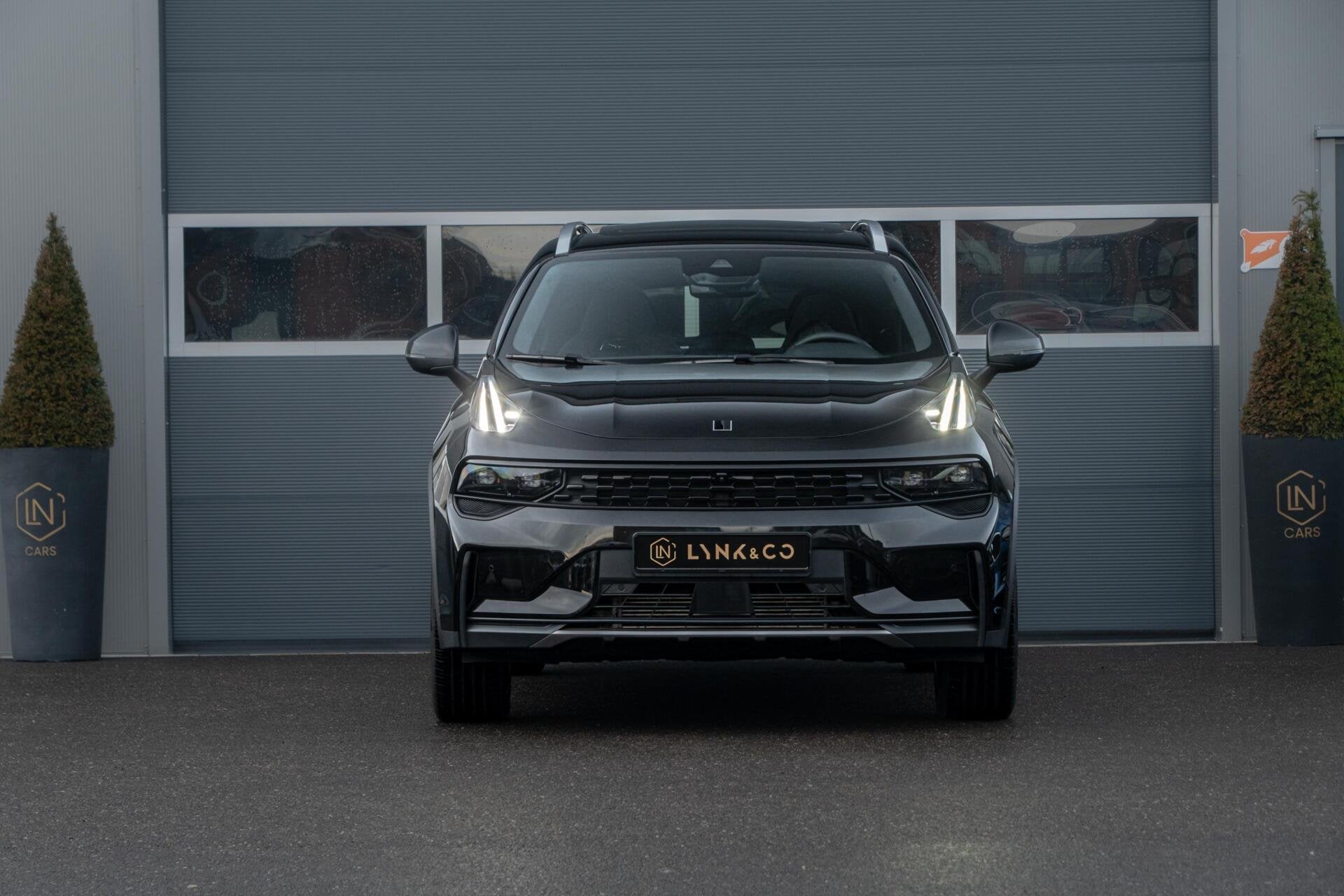 Lynk & Co 01 1.5 | Leder | Pano | DAB | Sfeerverlichting, Auto's, Lynk & Co, Gebruikt, Met garantie (alle), Zwart, Leder