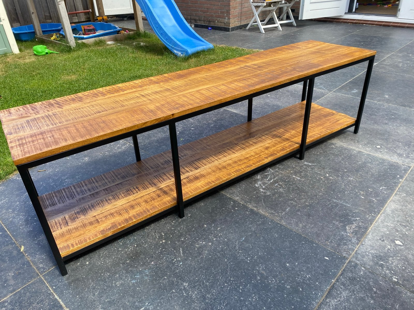 Loods 5 TV-meubel van mangohout en metaal, Ophalen, 50 – 75, Gebruikt, 150 tot 200 cm