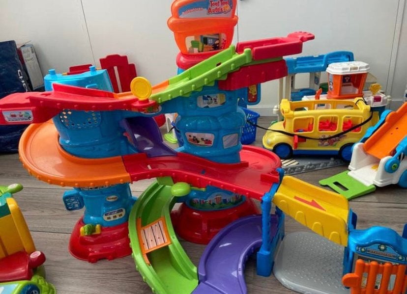 Vtech toet toet auto’s en auto banen, Kinderen en Baby's, Speelgoed | Vtech, Ophalen of Verzenden, Gebruikt, 2 tot 4 jaar