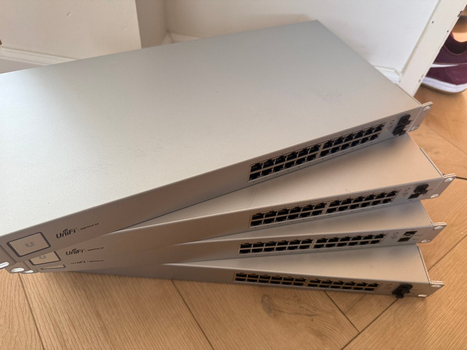 4x UniFi Switch 24 (USW-24), ook per stuk, Ophalen, Gebruikt