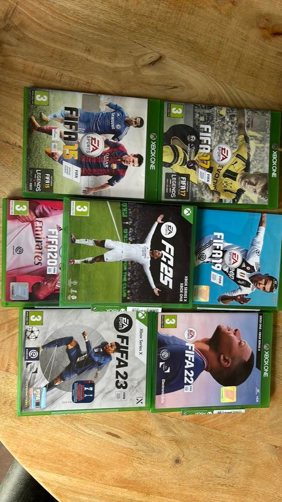 FIFA Xbox One/Series X games FC 25 etc, Spelcomputers en Games, Games | Xbox One, Ophalen of Verzenden, Zo goed als nieuw, Sport