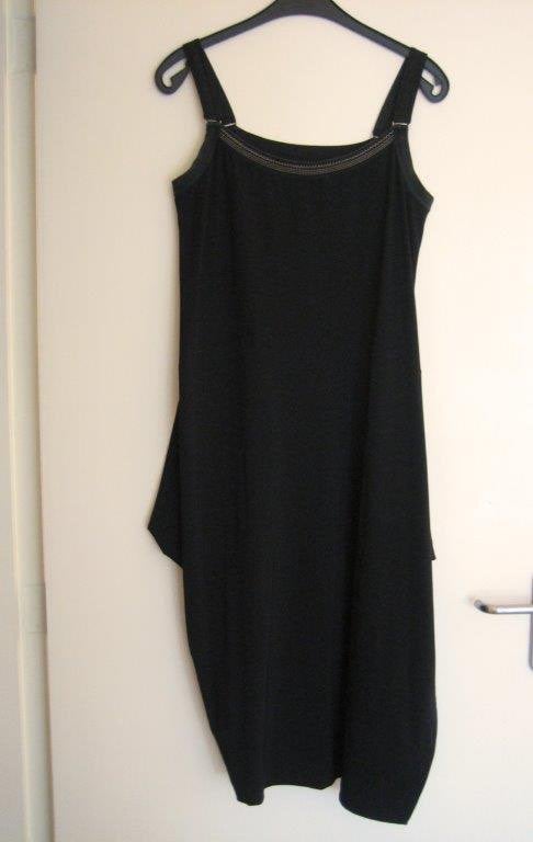 Prachtige a-symmetrische zwarte jurk M+F GIRBAUD 42 snazzeys, Kleding | Dames, Girbaud, Zwart, Maat 42/44 (L), Ophalen of Verzenden
