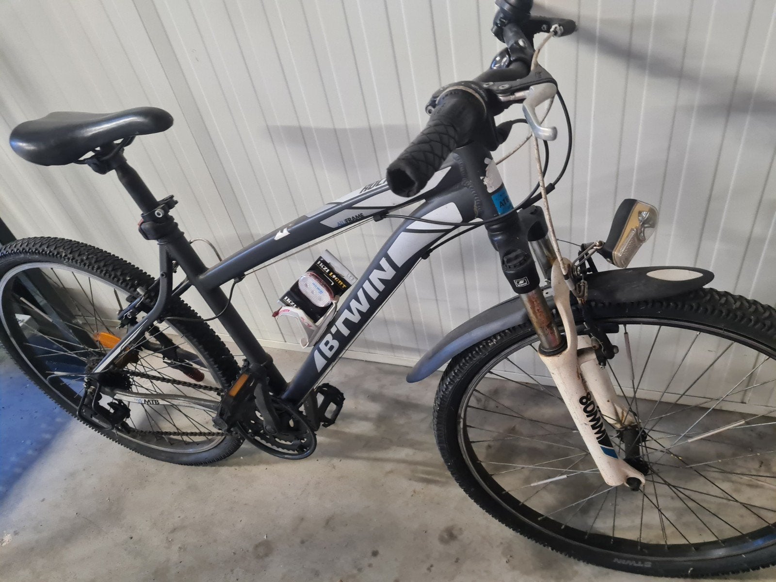 B'Twin Rockrider 340 Mountainbike - Opknapper, Fietsen en Brommers, Fietsen | Mountainbikes en ATB, Minder dan 45 cm, Ophalen