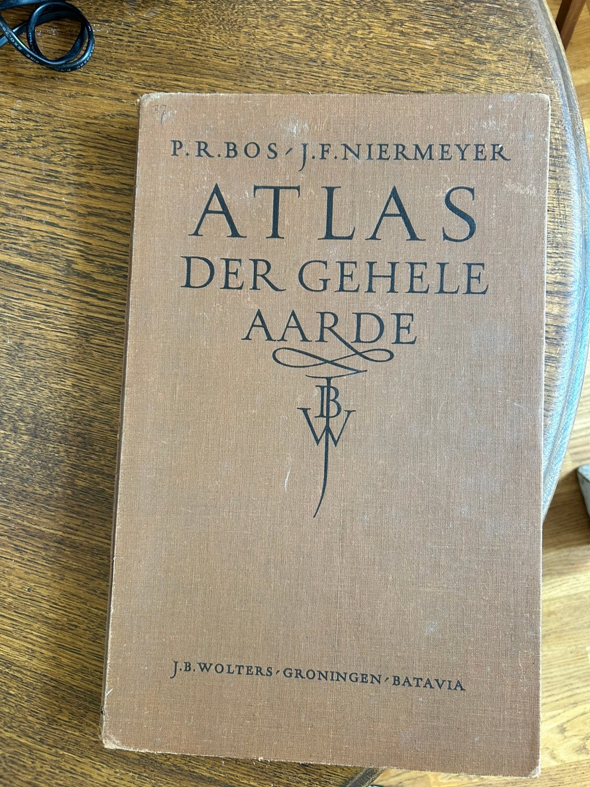 Oude wereldatlas, 1947, Gelezen, Overige atlassen, Ophalen of Verzenden, 1800 tot 2000
