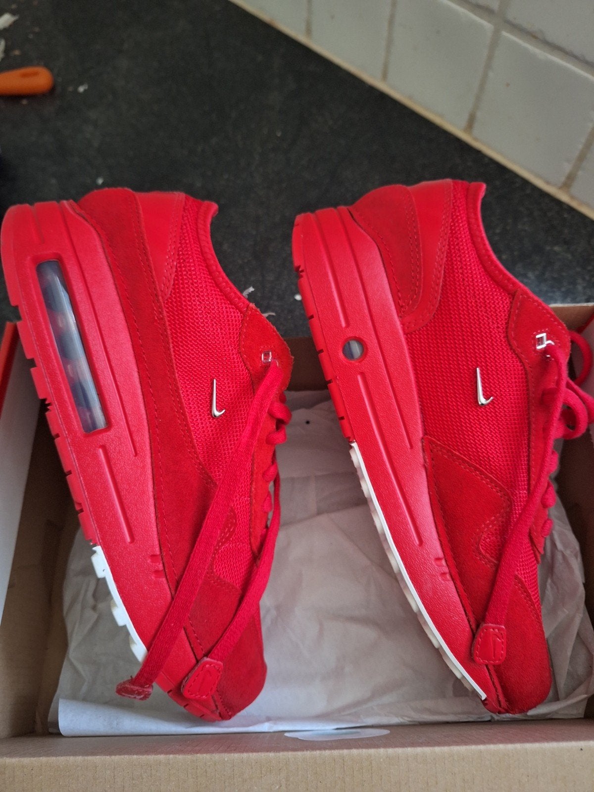 Nike Jacquemus Air Max 1 'Red' Dames Sneakers Maat 39, Nike, Nieuw, Ophalen of Verzenden, Sneakers of Gympen